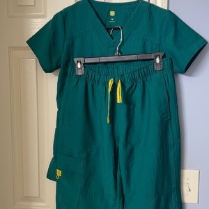 Wonderwink scrubs , LIKE NEW. Green.
